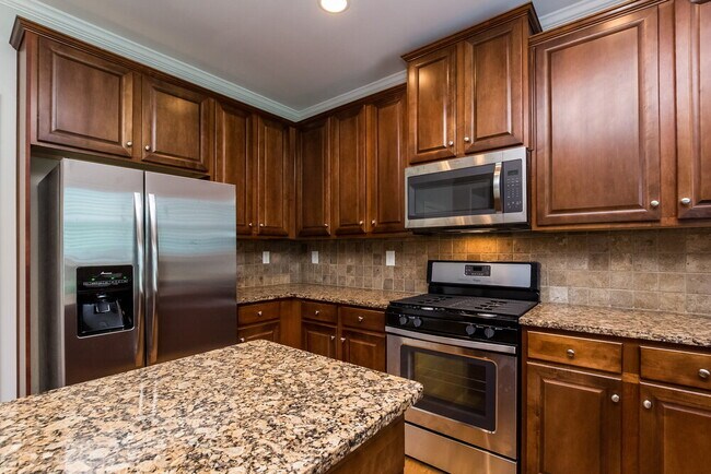 Building Photo - 494 Strawberry Walk
