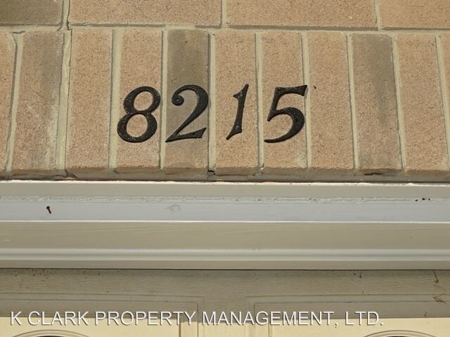 Foto principal - 3 br, 2.5 bath House - 8215 CHESTNUT MANOR DR