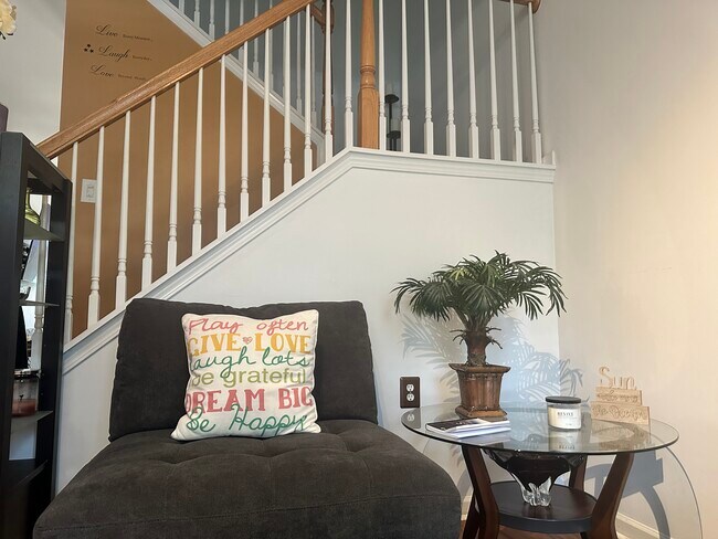 Foto del edificio - 2490 Laurel Cir NW