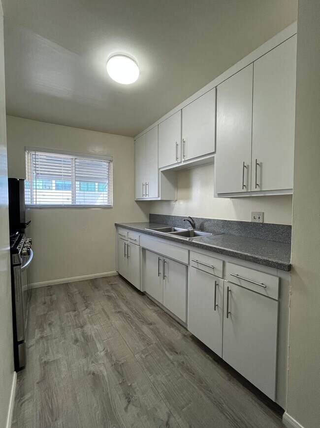Foto del edificio - MOORPARK (14938) APT