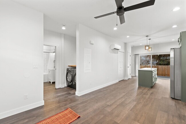 Foto del edificio - Brand new 2 bed/2 bath, central a/c, dishwasher, washer & dryer, deck & patio! April rent free!