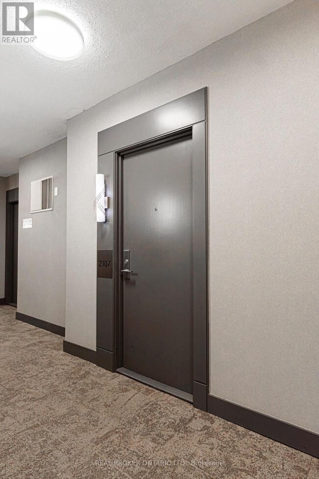 Building Photo - 90 Absolute Ave