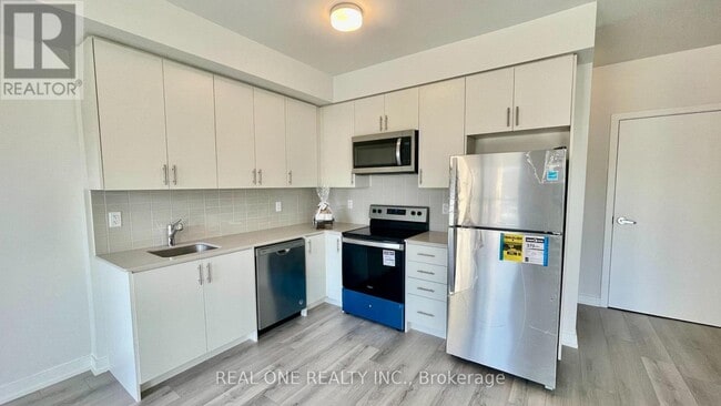 Building Photo - 3562 Colonial Dr