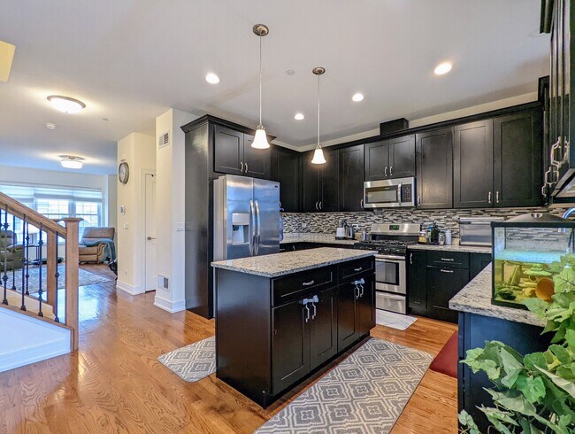 Building Photo - 2603 Chelsey St