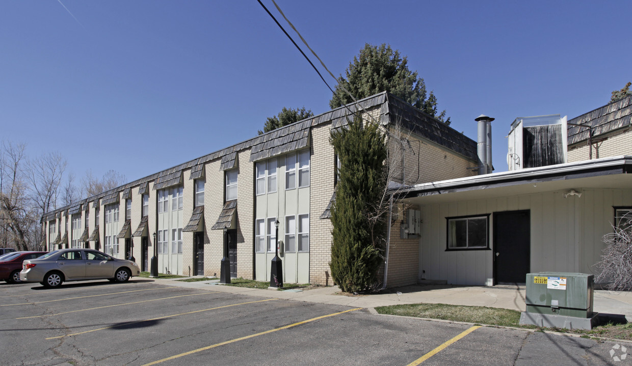 Primary Photo - Brook Hollow Apartments