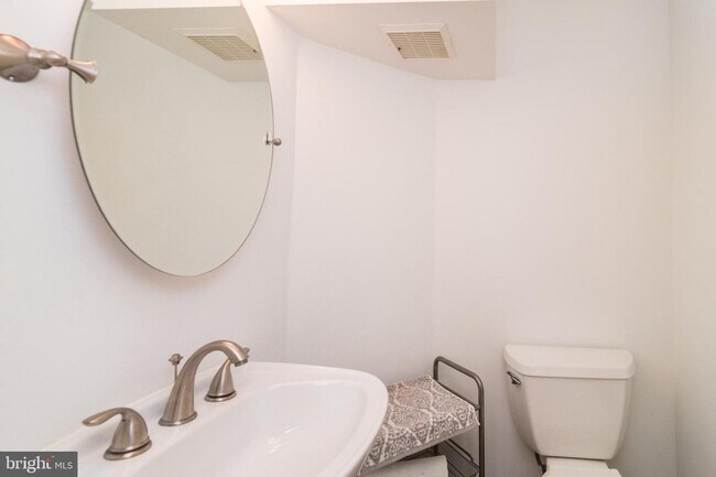 Foto del edificio - 3318 Midvale Ave