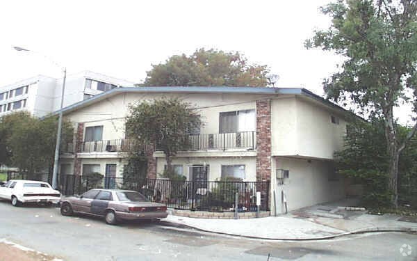 Foto del edificio - 15163 Sherman Way