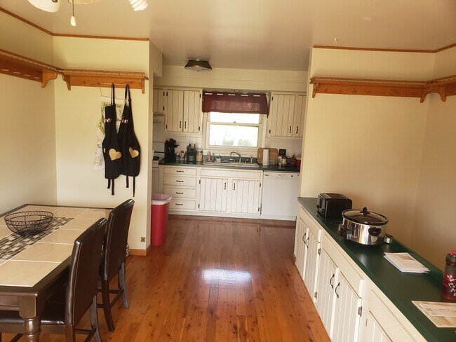 Foto del edificio - 4083 Ames Rd