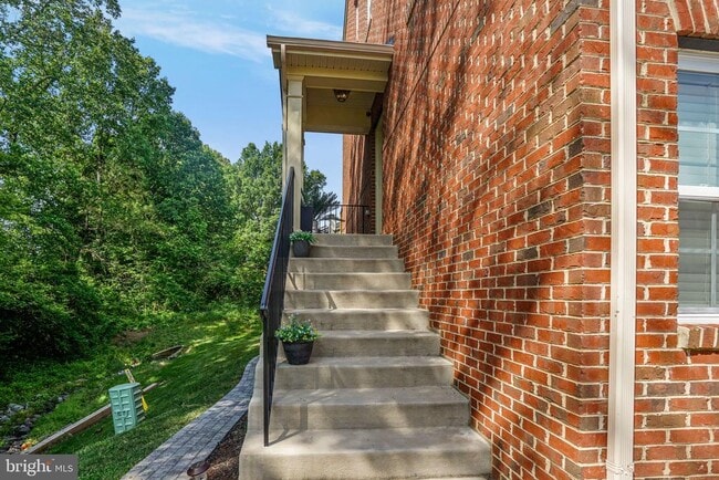 Building Photo - 9708 St Mary Ellen Way