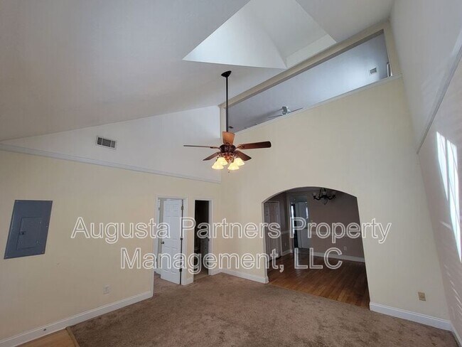 Building Photo - 211 Brook Ct