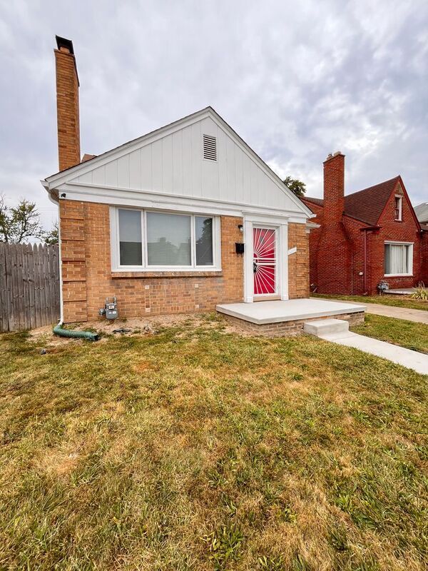 Primary Photo - 14151 Mettetal St
