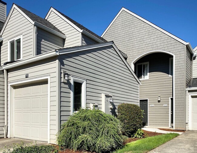 Foto del edificio - Charming Lake Oswego Unit in Oswego Bay Co...