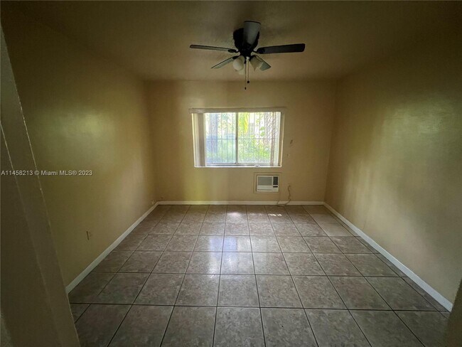 Building Photo - 5600 NE 1st Ave