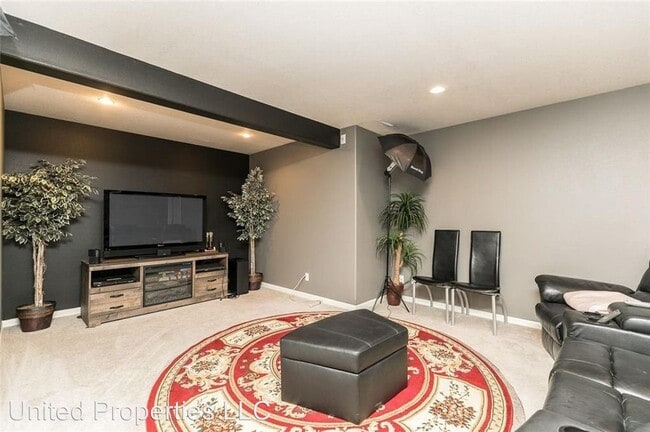 Building Photo - 4612 Chestnut Ridge Ct NE