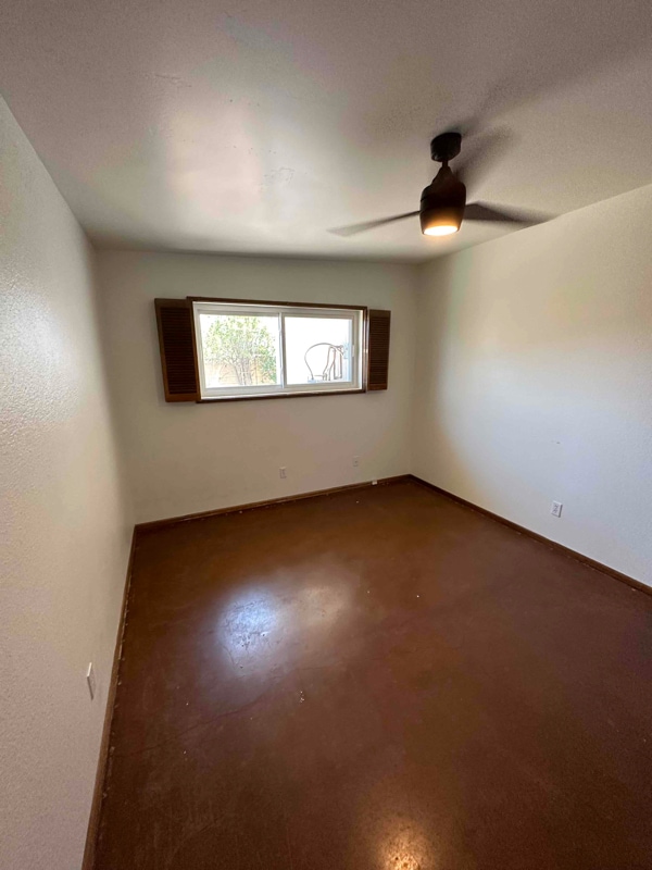 Building Photo - 519 E Alameda Dr