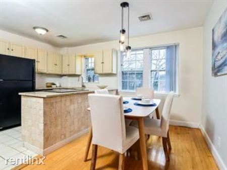Foto del edificio - 17 Hammond Pond Pkwy