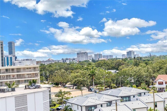 Foto del edificio - 1120 N Shore Dr NE
