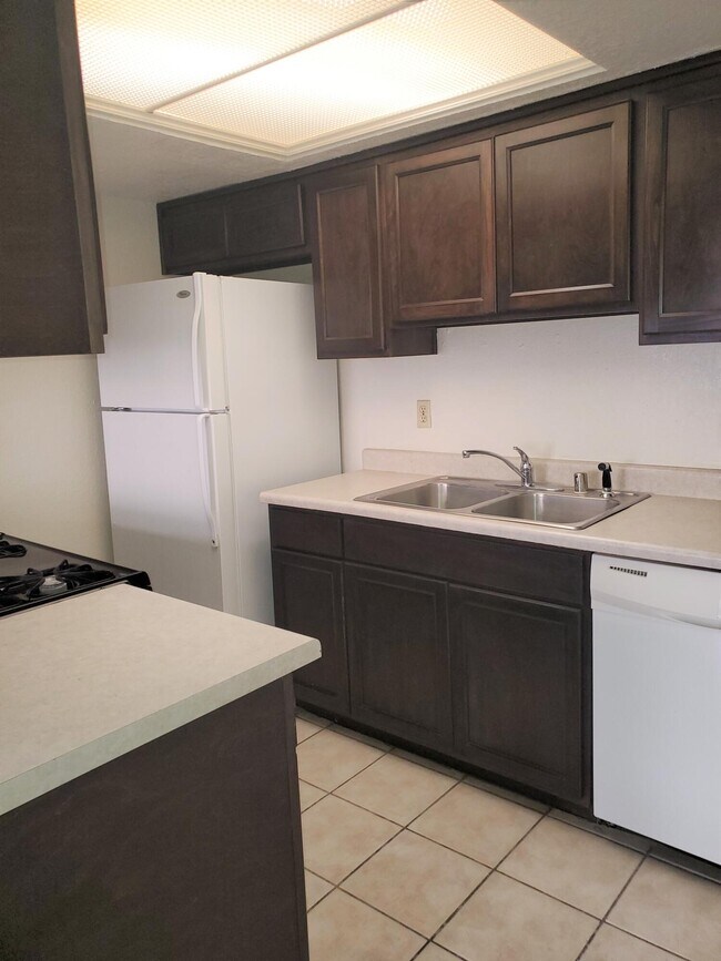 Foto del edificio - 1601 Common Dr