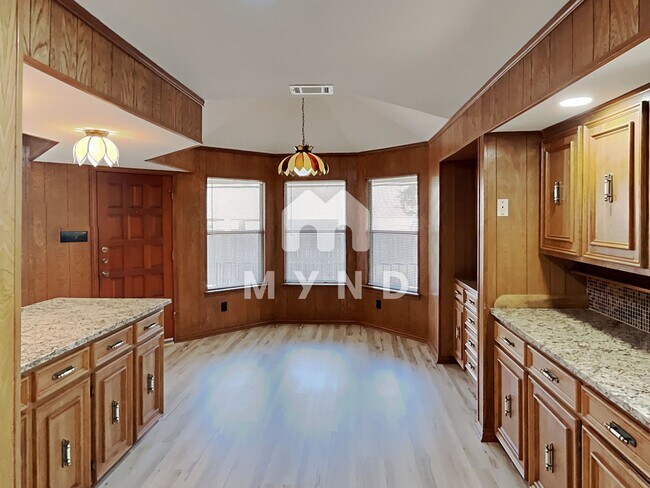Building Photo - 1408 Colony Dr