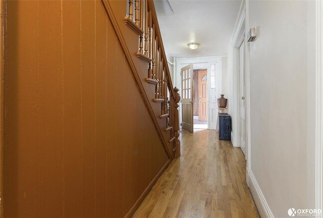 Building Photo - 512 Hart St