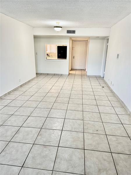 Foto del edificio - 153 Lakeview Dr