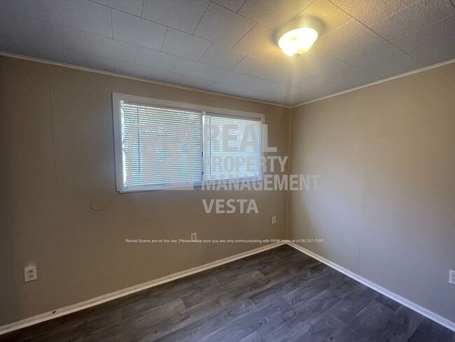 Building Photo - 620 Cedarwood Dr