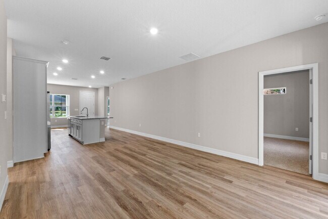 Foto del edificio - Brand New 4-Bedroom Gem with 2 Full Baths ...