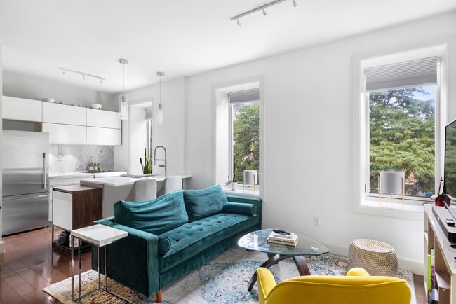 Living Room - 318 W 142nd St