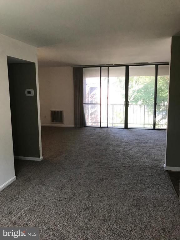 Foto del edificio - 734 Quince Orchard Blvd