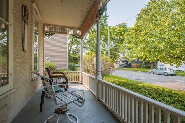 Foto del edificio - Classic West-side 3 Bedroom