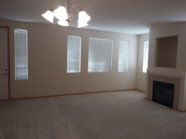 Building Photo - 2565 Evans Ct