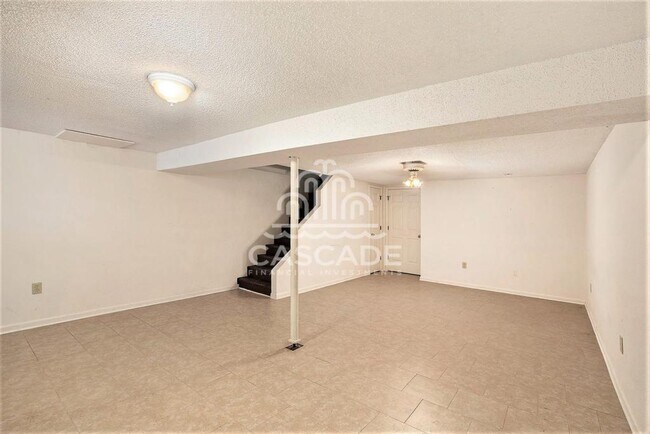 Building Photo - 3510 NE Independence Ave