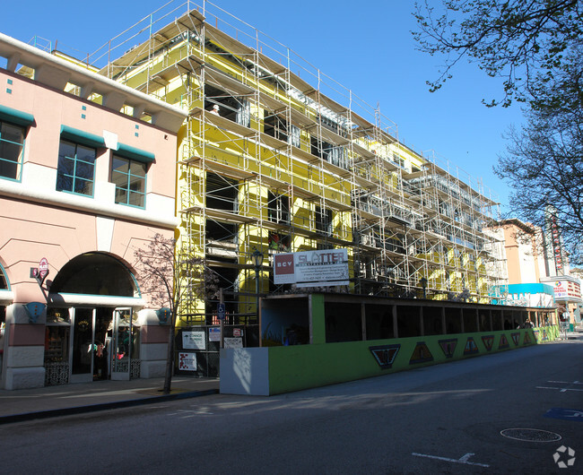 Building Photo - 2030 N Pacific Ave