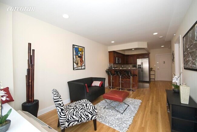 Foto del edificio - 3094 Crescent St
