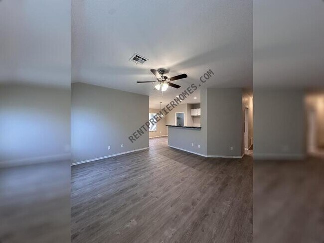 Building Photo - 4717 James Ln