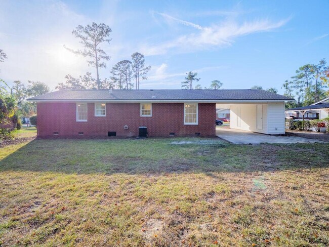 Building Photo - 2323 Frederick Pl