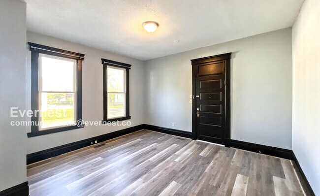 Foto del edificio - 1600 E 12th St