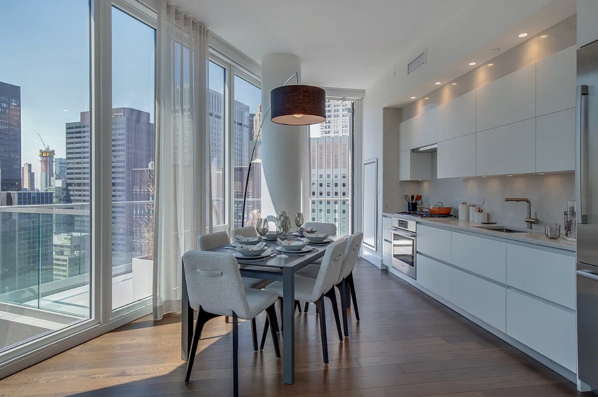 Building Photo - East 44th Street