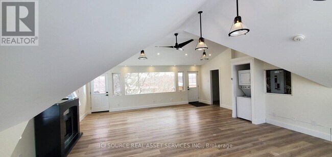 Photo du bâtiment - 170 Meadowland Crescent