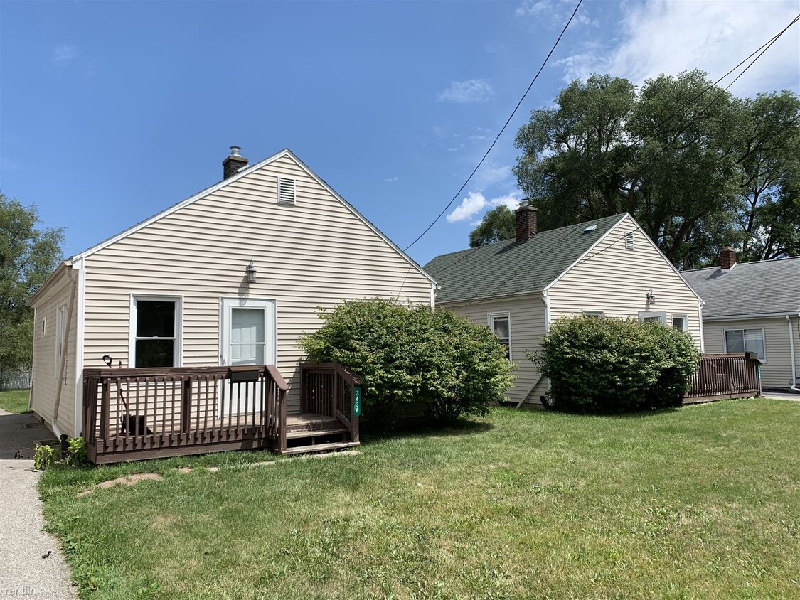 Primary Photo - 2 br, 1.5 bath Duplex - 3432 Court St