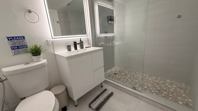 Building Photo - 7550 S Waterway Dr