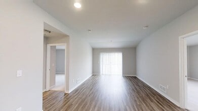 Building Photo - 728 Cedar Bluffs Dr