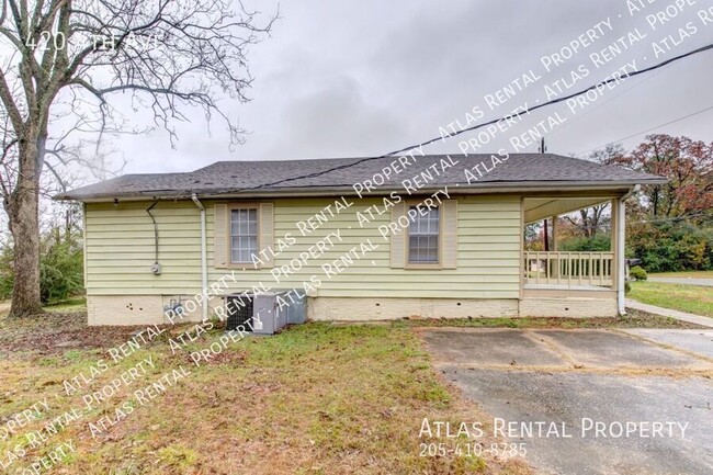 Building Photo - Charming & Fully Renovated 2-Bedroom Home ...