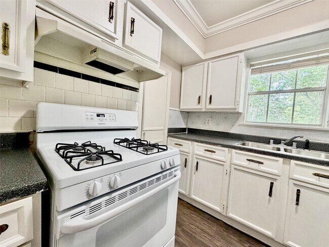 Foto del edificio - 218 W 15th St