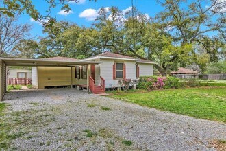 Building Photo - 3702 Travis Dr