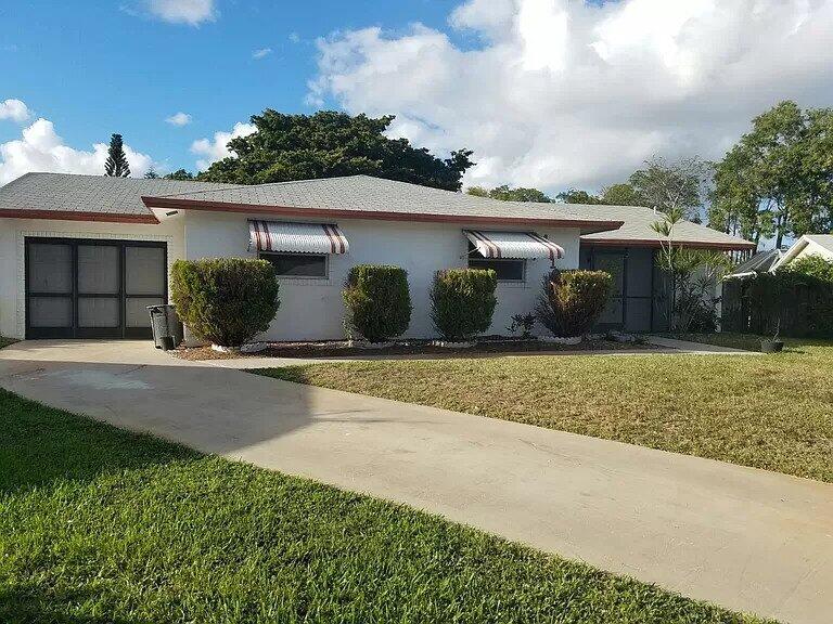 Foto principal - 10133 Windtree Ln