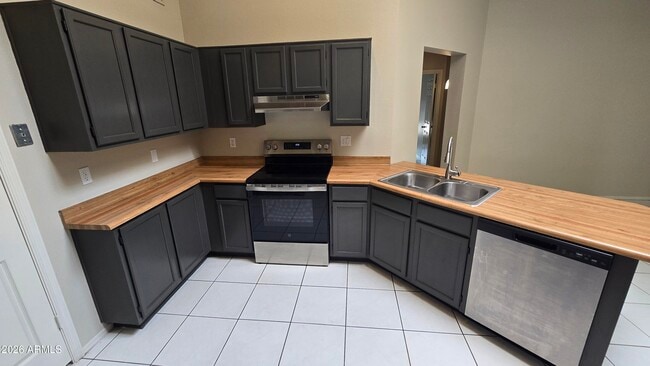 Building Photo - 6320 W Shaw Butte Dr