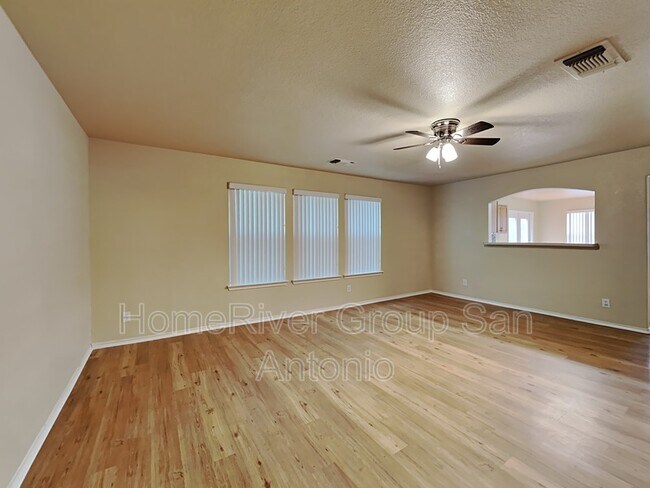 Building Photo - 447 S Water Ln