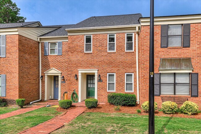 Foto del edificio - 407 Folkstone Cir