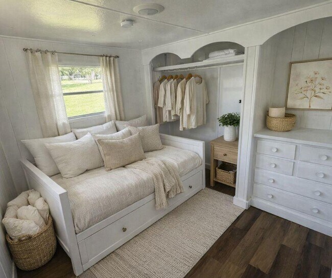 Building Photo - 925 Ponce De Leon Blvd